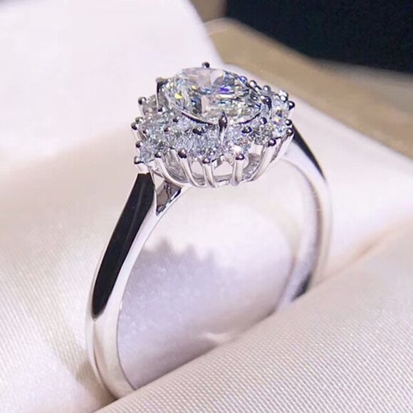 🌸Bling Beautiful CZ Dainty Wedding/Engagement Flower Ring for Woman, K908 - Picture 9 of 10